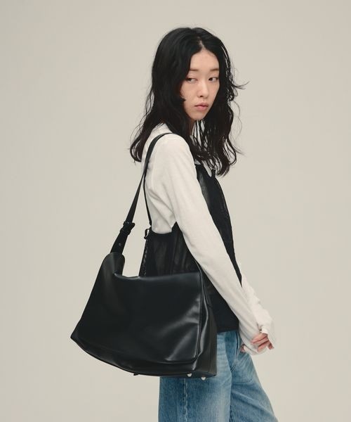 JEANASIS(ジーナシス)の「Flap Shoulder Bag(バッグ・ブラック(09)/ブラウン(58)・FREE)」の1枚目の写真