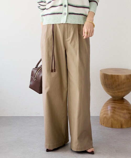 RIVE DROITE（リヴドロワ）の「予約【トレンド感抜群】タックバギーチノ（チノパンツ・レディース・オフホワイト/ベージュ・38/36）」の2枚目の写真