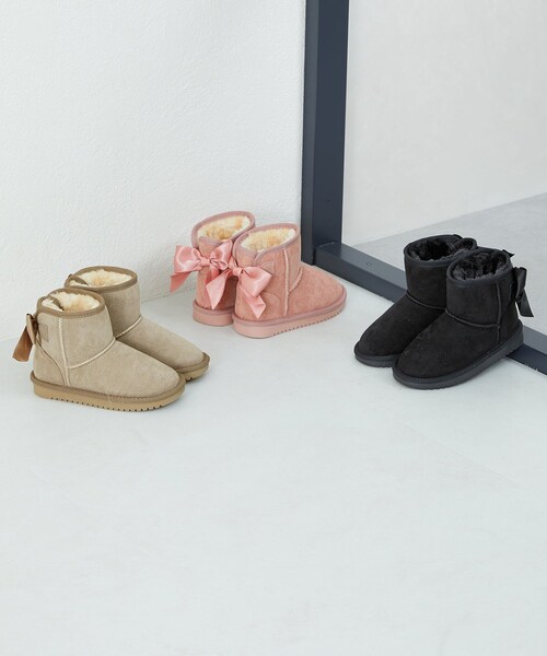 ORiental TRaffic（オリエンタルトラフィック）の「バックリボンムートンブーツ/K-242（その他・レディース・ベージュ/ブラック/ピンク・15cm/16cm/17cm/18cm/19cm/20cm）」の2枚目の写真