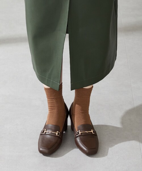 ORiental TRaffic（オリエンタルトラフィック）の「【跳べるパンプス】ビットヒールローファー/跳べるパンプスシリーズ累計150万足突破/R-3214（その他・レディース・ベージュ/ブラック/ブルー/キャメル/ブラウン・33/21.5cm/34/22.0cm/35/225.cm/36/23.0cm/37/23.5cm/38/24.0cm/39/24.5cm/40/25.0cm/41/25.5cm/42/26.0cm/43/26.5cm）」の15枚目の写真