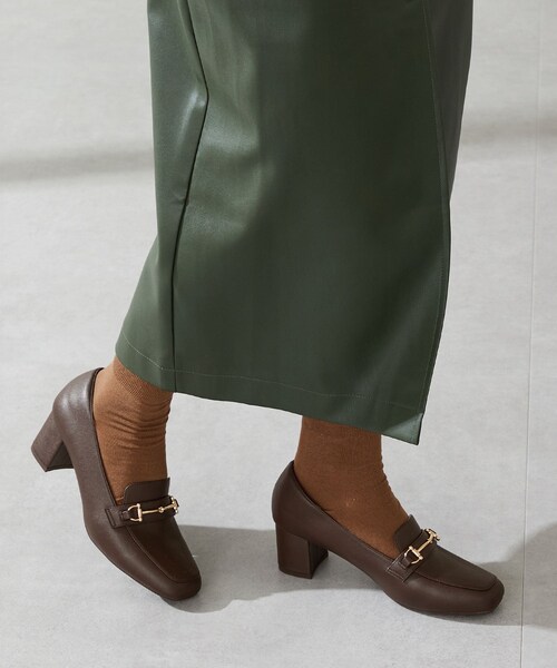 ORiental TRaffic（オリエンタルトラフィック）の「【跳べるパンプス】ビットヒールローファー/跳べるパンプスシリーズ累計150万足突破/R-3214（その他・レディース・ベージュ/ブラック/ブルー/キャメル/ブラウン・33/21.5cm/34/22.0cm/35/225.cm/36/23.0cm/37/23.5cm/38/24.0cm/39/24.5cm/40/25.0cm/41/25.5cm/42/26.0cm/43/26.5cm）」の16枚目の写真