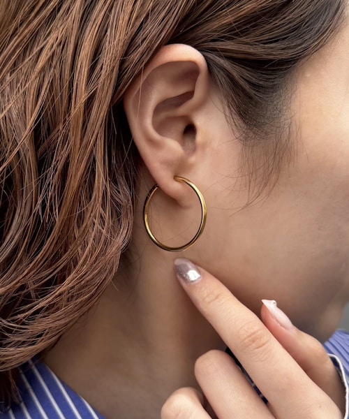 Lattice（Lattice）の「＜ステンレス＞フープイヤリング（イヤリング・レディース・シルバー/ゴールド・FREE）」の2枚目の写真