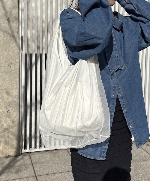 Lattice（Lattice）の「チュールトートバッグ（バッグ・レディース・ブルー/ブラック/アイボリー/グレー・FREE）」の2枚目の写真