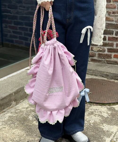 CIAOPANIC（チャオパニック）の「【HELLO.SANFRANCISCO/ハローサンフランシスコ】パラコードフリルナップサック（ショルダーバッグ・レディース・イエロー/ブラック/ピンク・ONE）」の3枚目の写真