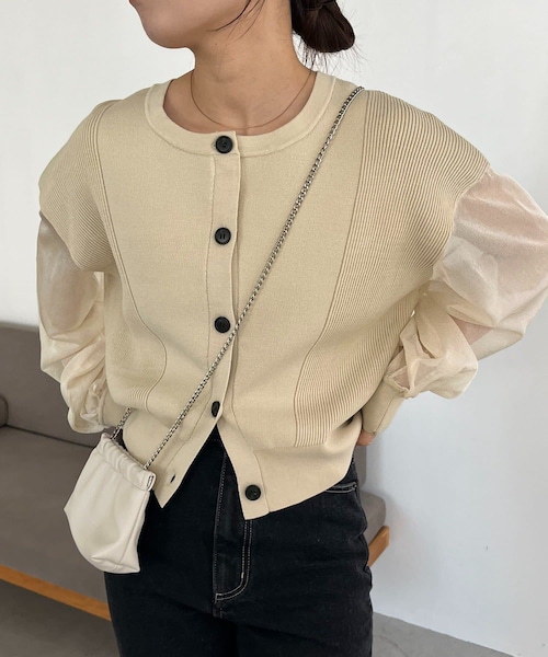 CAPRICIEUX LE'MAGE(カプリシューレマージュ)の「【WEB限定カラー・ピンク】シアースリーブショートカーディガン(ニット/セーター・レディース・ブラック/ピンク/ホワイト/ベージュ・F)」の3枚目の写真