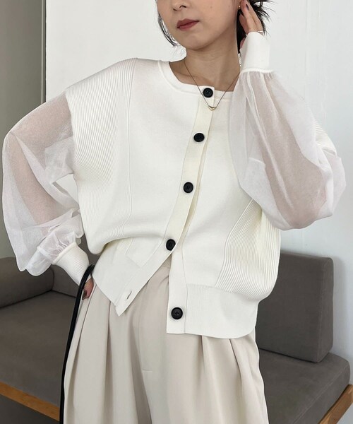 CAPRICIEUX LE'MAGE(カプリシューレマージュ)の「【WEB限定カラー・ピンク】シアースリーブショートカーディガン(ニット/セーター・レディース・ブラック/ピンク/ホワイト/ベージュ・F)」の2枚目の写真