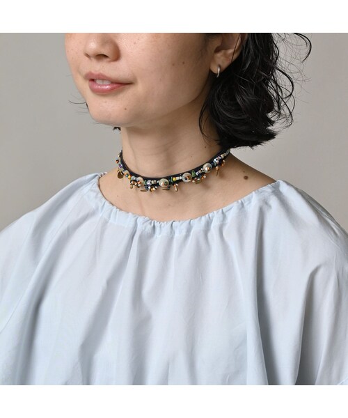 45R（フォーティファイブアール）の「ONEONE 宝物のギャザーブラウス（その他・レディース・12-ざっくりカディ ベージュ/42-スーピマオックス うすピンクシャンブレー/60-カーキ/61-うすカーキ/70-インドカディ インディゴ/72-180番三子 サックスストライプ/73-180番三子 サックス細ストライプ/74-浅葱シャンブレー ブロード/78-スーピマオックス ブルーバスク/80-ブラウン/81-スーピマオックス 茶シャンブレー�@/82-スーピマオックス 茶シャンブレー�A/90-モンプチチノ・00-フリー）」の20枚目の写真