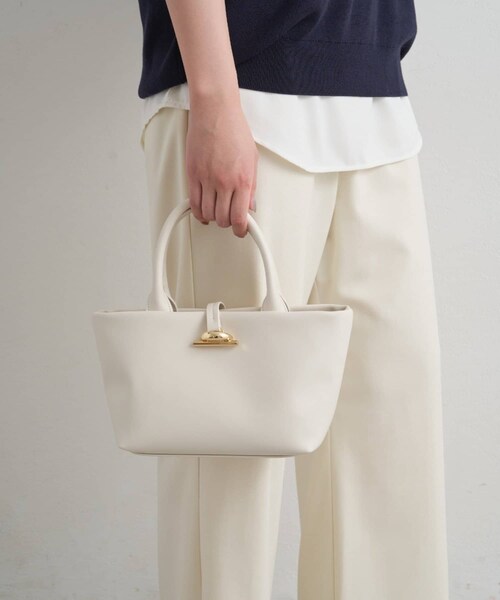LOUNGEDRESS(ラウンジドレス)の「【GALENA/ガレナ】メタルトグルミニトートBag(バッグ・レディース・ブラック/アイボリー・F)」の2枚目の写真