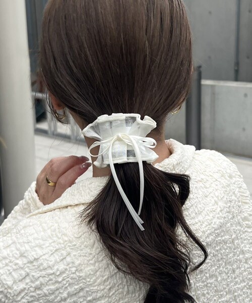 Lattice(Lattice)の「【keeco企画】【WEB限定】リボン付きシアーロールヘアカフ(その他ヘアアクセサリー・レディース・ブラック/アイボリー/ベージュ・FREE)」の2枚目の写真