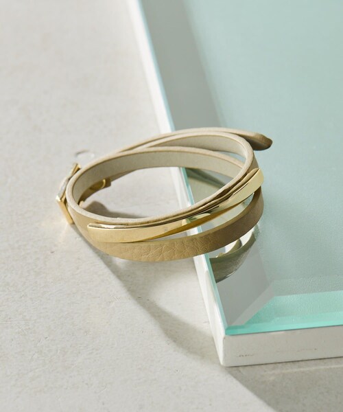 COLLAGE GALLARDAGALANTE（コラージュガリャルダガランテ）の「【PAPILLONNER/パピヨネ】レザーベルトブレスレット（ブレスレット・レディース・シルバー/ゴールド・FREE）」の2枚目の写真