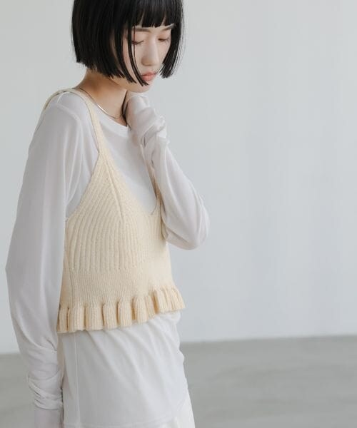 LOWRYS FARM(ローリーズファーム)の「ニットフリルビスチェ(トップス・アイボリー08/ブラック09・F)」の12枚目の写真