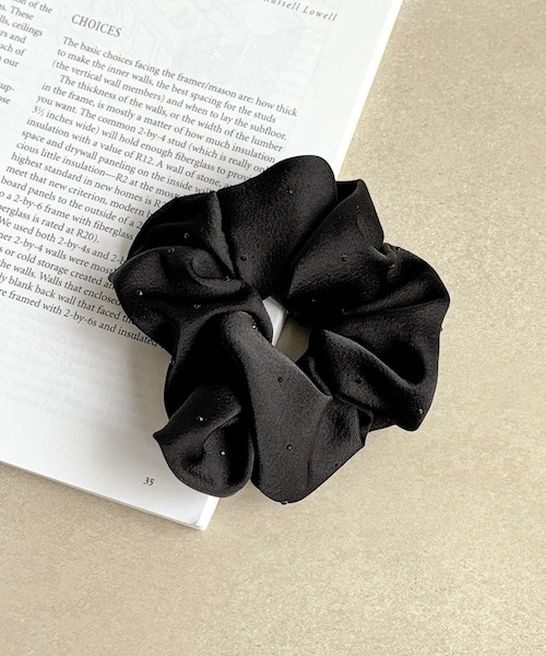 3coins（3coins）の「キラキラシュシュ（シュシュ・レディース・ライトベージュ/ブルー/ブラック・FREE）」の2枚目の写真