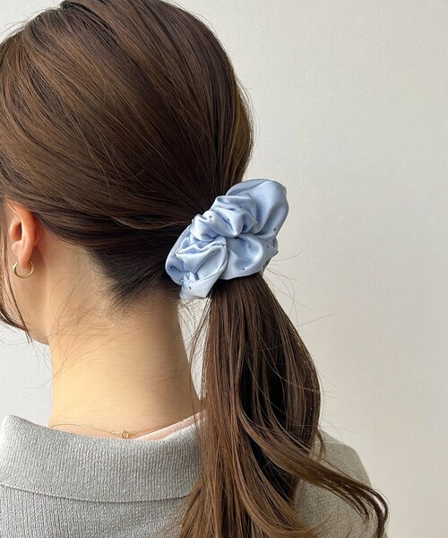 3coins（3coins）の「キラキラシュシュ（シュシュ・レディース・ライトベージュ/ブルー/ブラック・FREE）」の3枚目の写真