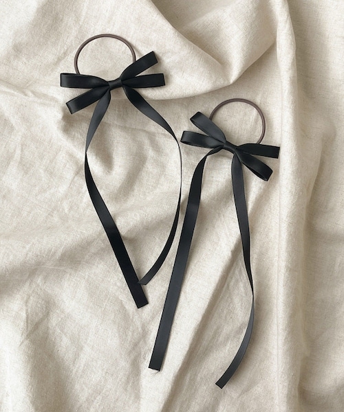 3coins（3coins）の「ロングリボンポニー2個セット／KIDS（ヘアアクセサリー・キッズ・ホワイト/ブラック・FREE）」の2枚目の写真