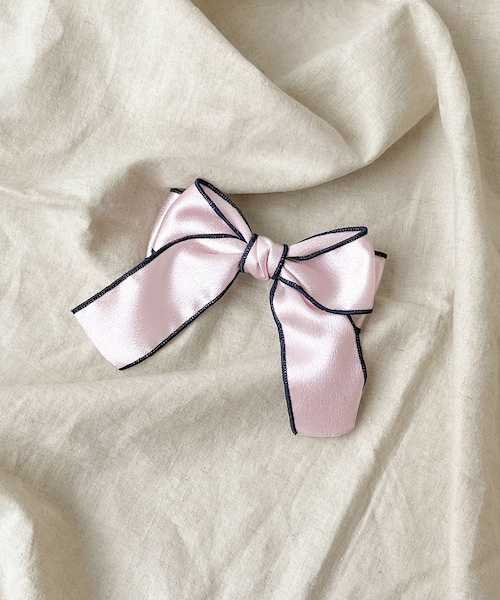 3coins（3coins）の「パイピングリボンバレッタ／KIDS（バレッタ/ヘアクリップ・キッズ・アイボリー/ピンク・FREE）」の2枚目の写真