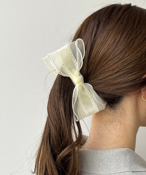 3coins（3coins）の「チュールリボンバナナ（バレッタ/ヘアクリップ・レディース・ブラック/アイボリー・FREE）」の2枚目の写真