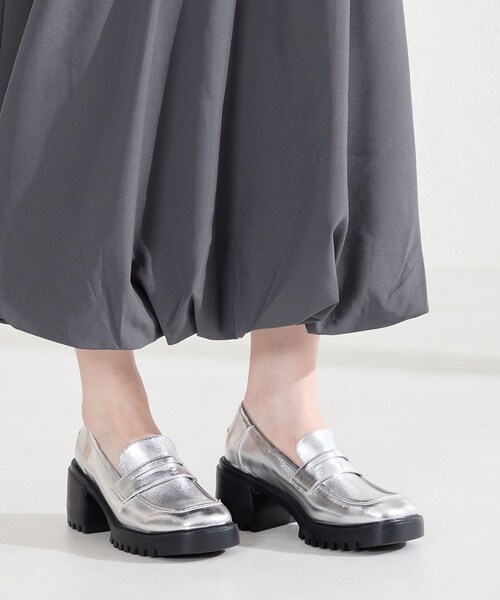 ORiental TRaffic（オリエンタルトラフィック）の「【WEB先行予約/2月中旬発売予定】厚底ヒールローファー/61106（その他・レディース・ブラック/ブラウン/シルバー・35/22.5cm/36/23.0cm/37/23.5cm/38/24.0cm/39/24.5cm/40/25.0cm）」の21枚目の写真