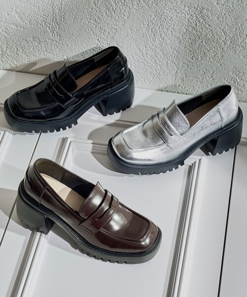 ORiental TRaffic（オリエンタルトラフィック）の「【WEB先行予約/2月中旬発売予定】厚底ヒールローファー/61106（その他・レディース・ブラック/ブラウン/シルバー・35/22.5cm/36/23.0cm/37/23.5cm/38/24.0cm/39/24.5cm/40/25.0cm）」の2枚目の写真