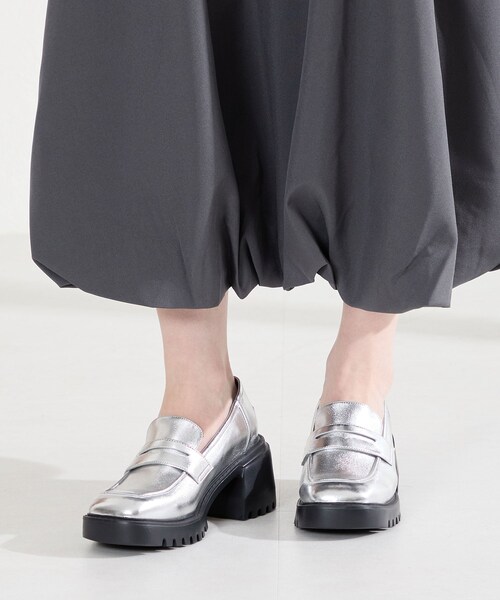 ORiental TRaffic（オリエンタルトラフィック）の「【WEB先行予約/2月中旬発売予定】厚底ヒールローファー/61106（その他・レディース・ブラック/ブラウン/シルバー・35/22.5cm/36/23.0cm/37/23.5cm/38/24.0cm/39/24.5cm/40/25.0cm）」の18枚目の写真