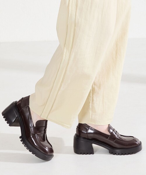 ORiental TRaffic（オリエンタルトラフィック）の「【WEB先行予約/2月中旬発売予定】厚底ヒールローファー/61106（その他・レディース・ブラック/ブラウン/シルバー・35/22.5cm/36/23.0cm/37/23.5cm/38/24.0cm/39/24.5cm/40/25.0cm）」の12枚目の写真