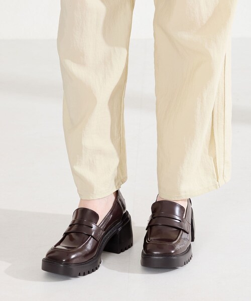 ORiental TRaffic（オリエンタルトラフィック）の「【WEB先行予約/2月中旬発売予定】厚底ヒールローファー/61106（その他・レディース・ブラック/ブラウン/シルバー・35/22.5cm/36/23.0cm/37/23.5cm/38/24.0cm/39/24.5cm/40/25.0cm）」の13枚目の写真