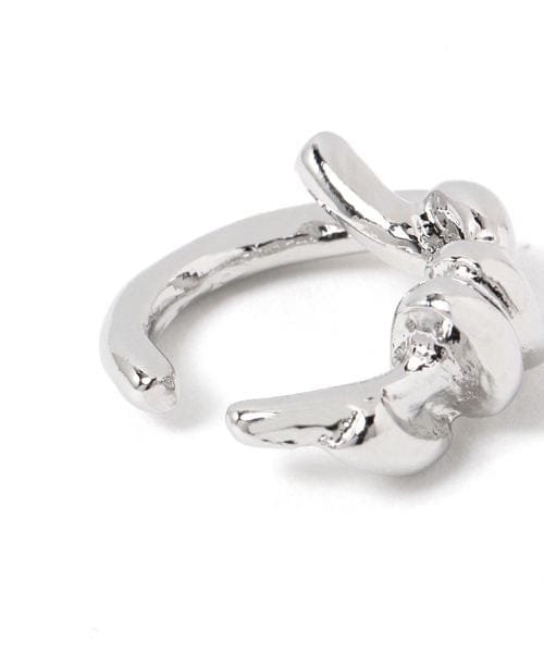 LAKOLE（ラコレ）の「ノットデザインイヤーカフ[一部店舗限定アイテム]（その他・シルバー(01)/ゴールド(02)・F）」の3枚目の写真