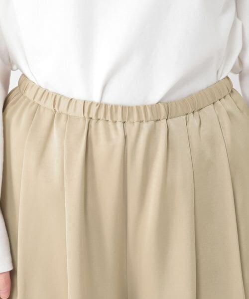 studio CLIP（スタディオクリップ）の「サテンイージーワイドパンツ（パンツ・アイボリー52/ベージュ55・F）」の16枚目の写真