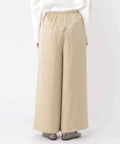 studio CLIP（スタディオクリップ）の「サテンイージーワイドパンツ（パンツ・アイボリー52/ベージュ55・F）」の15枚目の写真