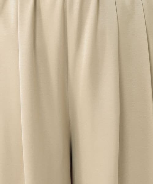 studio CLIP（スタディオクリップ）の「サテンイージーワイドパンツ（パンツ・アイボリー52/ベージュ55・F）」の21枚目の写真