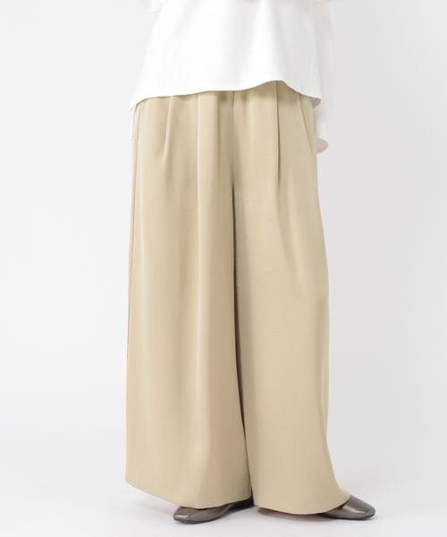 studio CLIP（スタディオクリップ）の「サテンイージーワイドパンツ（パンツ・アイボリー52/ベージュ55・F）」の10枚目の写真