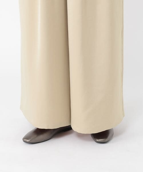studio CLIP（スタディオクリップ）の「サテンイージーワイドパンツ（パンツ・アイボリー52/ベージュ55・F）」の18枚目の写真