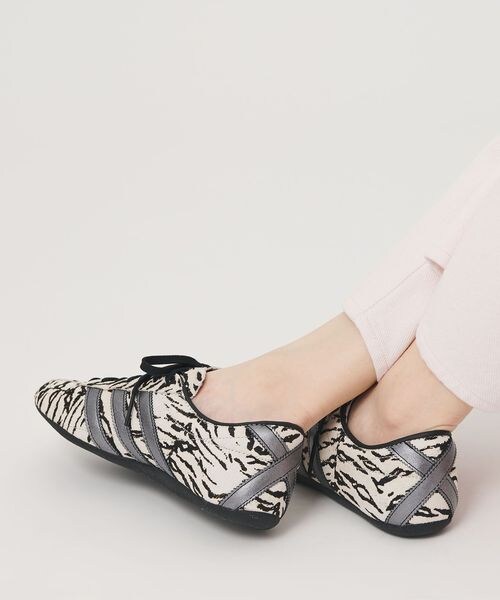 BEAUTY&YOUTH UNITED ARROWS（ビューティーアンドユースユナイテッドアローズ）の「＜adidas Originals＞TOKYO/スニーカー（その他・その他1(91)・22.5cm/23cm/23.5cm/24cm/24.5cm/25cm）」の2枚目の写真