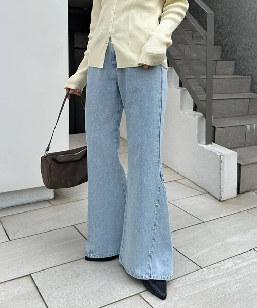 【umm.】スタースタッズフレアデニムパンツ