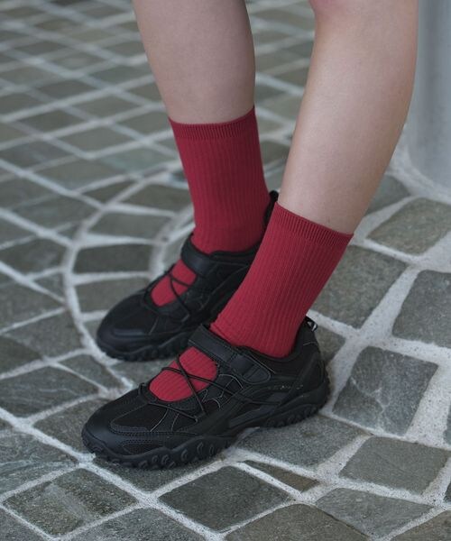 BEAUTY&YOUTH UNITED ARROWS(ビューティーアンドユースユナイテッドアローズ)の「<FILA>エシャッペ ECHAPPE VCv2/スニーカー(その他・BLACK(10)/SILVER(20)・23cm/23.5cm/24cm/24.5cm/25cm)」の1枚目の写真