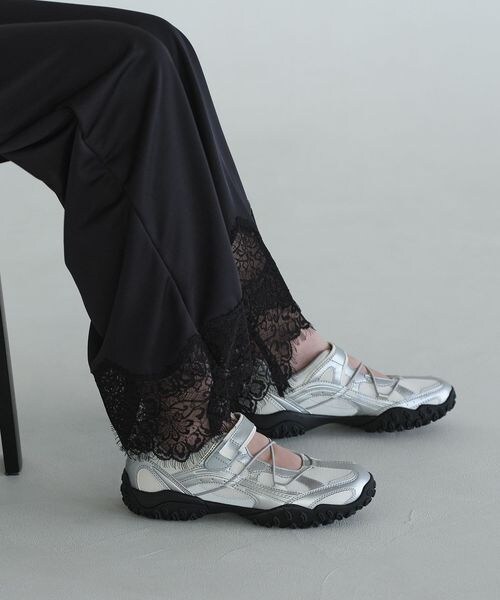 BEAUTY&YOUTH UNITED ARROWS(ビューティーアンドユースユナイテッドアローズ)の「<FILA>エシャッペ ECHAPPE VCv2/スニーカー(その他・BLACK(10)/SILVER(20)・23cm/23.5cm/24cm/24.5cm/25cm)」の2枚目の写真