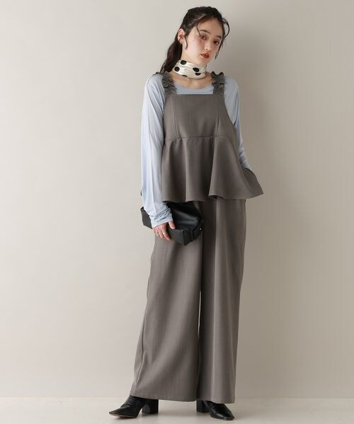 RAGEBLUE（レイジブルー）の「＜先行予約＞ショルダーフリルペプラムサロペット（オールインワン・サロペット・レディース・ブラック09/グレー16・FREE）」の2枚目の写真