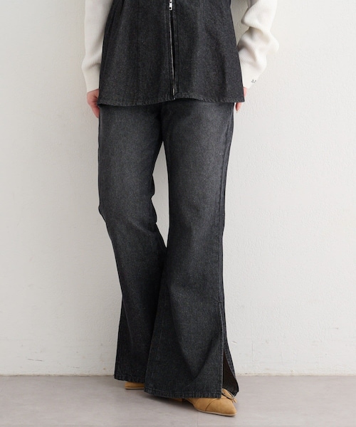 Kastane（カスタネ）の「【3サイズ展開/低身長サイズ/高身長サイズ/セットアップ対応】B サイドスリットフレアデニム（デニムパンツ・レディース・サックスブルー/ブルー/ブラック・1/2/0）」の2枚目の写真