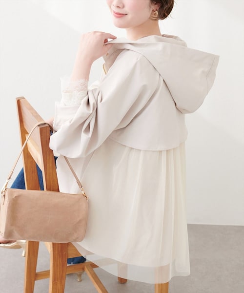 natural couture（ナチュラルクチュール）の「バックチュールペプラムマウンテンパーカージャケット（マウンテンパーカー・レディース・ブラック/ベージュ/アイボリー・FREE）」の2枚目の写真