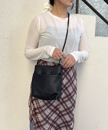 シンプルポケットショルダーバッグ