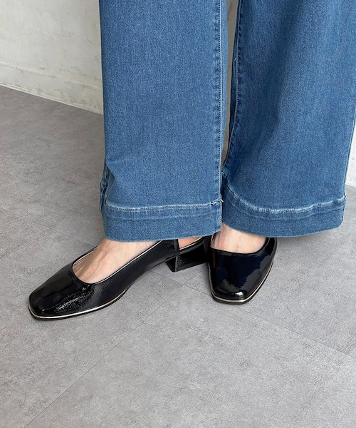 un dix cors（アンディコール）の「バックバンドスクエアパンプス（その他シューズ・レディース・ベージュ/シルバー/ブラック・M/L）」の2枚目の写真