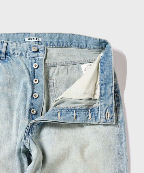 ADAM ET ROPE'（アダムエロペ）の「【AURALEE/オーラリー】FADED SELVEDGE LIGHT DENIM WIDE PANTS（デニムパンツ・メンズ・ブルー系・28/30/32/34）」の7枚目の写真