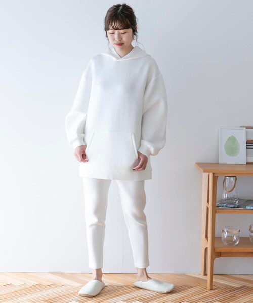 ITEMS URBANRESEARCH（アイテムズ アーバンリサーチ）の「ダンボールニットBIGパーカー（パーカー・レディース・LIGHT BLUE/WHITE/BLACK・one）」の7枚目の写真