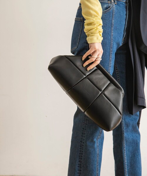 URBAN RESEARCH（アーバンリサーチ）の「ADD CULUMN　PUFF CLUCTH（クラッチバッグ・レディース・BLUE/BLACK・FREE）」の4枚目の写真