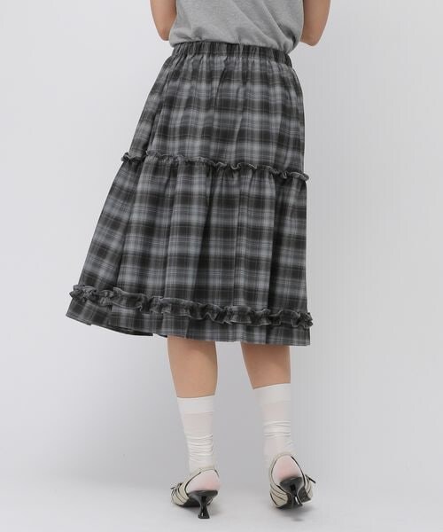 ALAND（エーランド）の「3.3 Field Trip／フリルティアードミディスカート（スカート・ホワイト×ブラックチェック(01)/グレー×ブラックチェック(02)・F）」の15枚目の写真