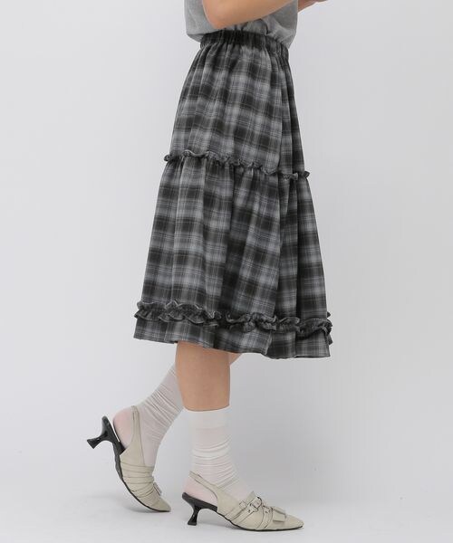 ALAND（エーランド）の「3.3 Field Trip／フリルティアードミディスカート（スカート・ホワイト×ブラックチェック(01)/グレー×ブラックチェック(02)・F）」の14枚目の写真