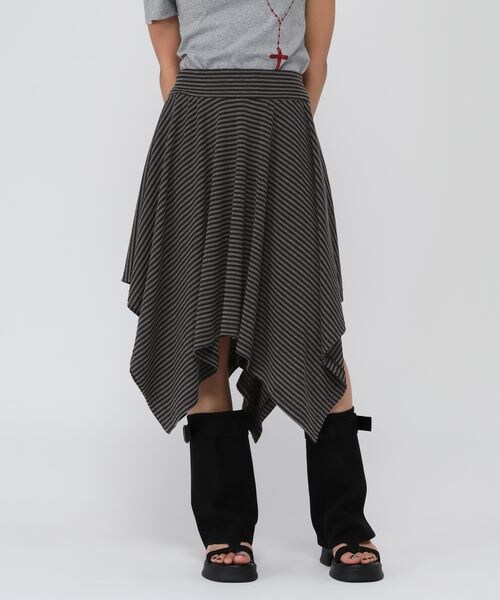 ALAND（エーランド）の「3.3 Field Trip／ボーダーアシメヘムミディスカート（スカート・グレー(15)/ブラック(19)・F）」の2枚目の写真