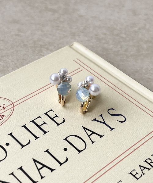 3coins（3coins）の「ペールカラービジューイヤリング（イヤリング・レディース・ピンク/アイボリー/ブルー・FREE）」の3枚目の写真