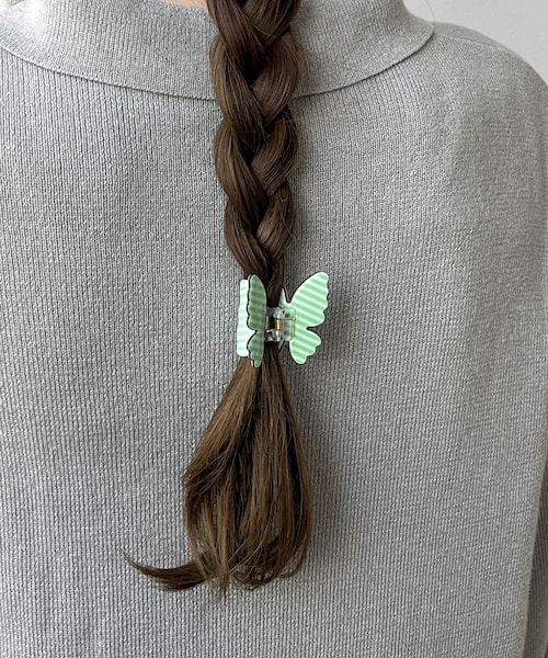 3coins（3coins）の「ストライプバタフライクリップ（バレッタ/ヘアクリップ・レディース・パープル/グリーン/ブルー・FREE）」の2枚目の写真