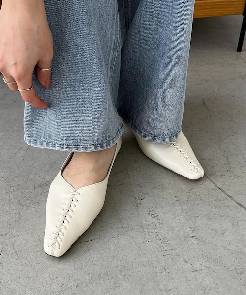 CAPRICIEUX LE'MAGE（カプリシューレマージュ）の「レースアップフラットシューズ（その他シューズ・レディース・ブラック/オフホワイト・37/36/38）」の2枚目の写真