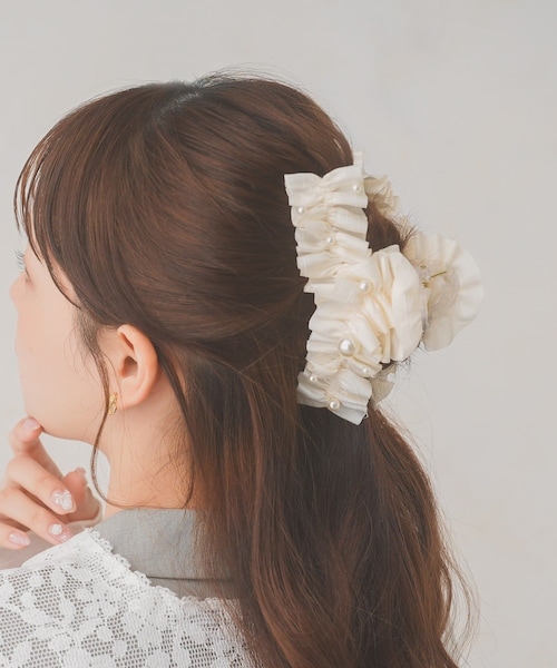 Lattice（Lattice）の「パール付きくしゅくしゅクリップ（バレッタ/ヘアクリップ・レディース・ブラック/アイボリー/ブルー・FREE）」の2枚目の写真